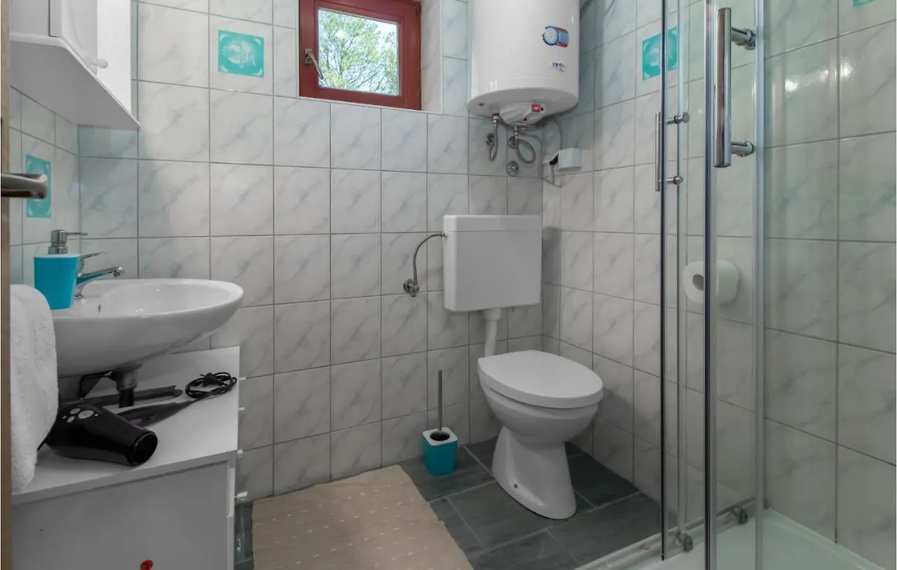 別荘 Cozy Home In Breze With Wifi