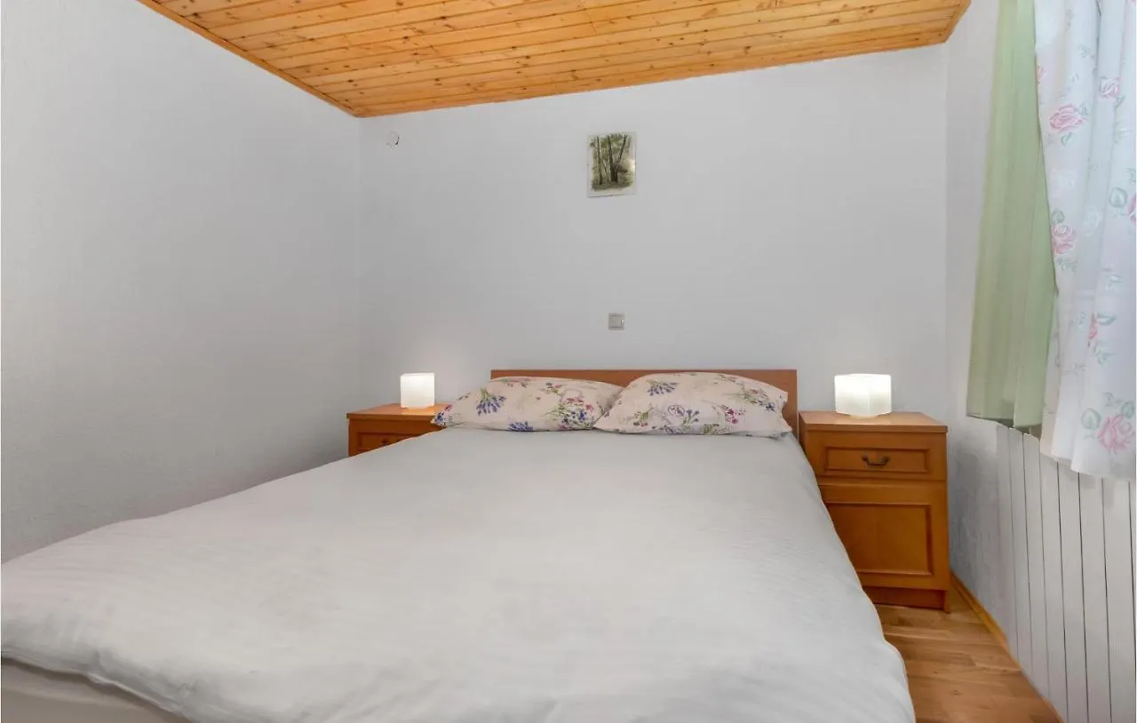 Cozy Home In Breze With Wifi Holiday home